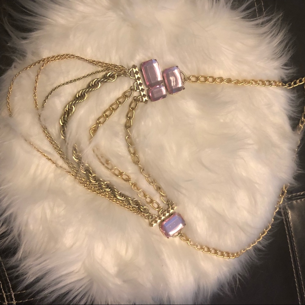 Stunning costume necklace!